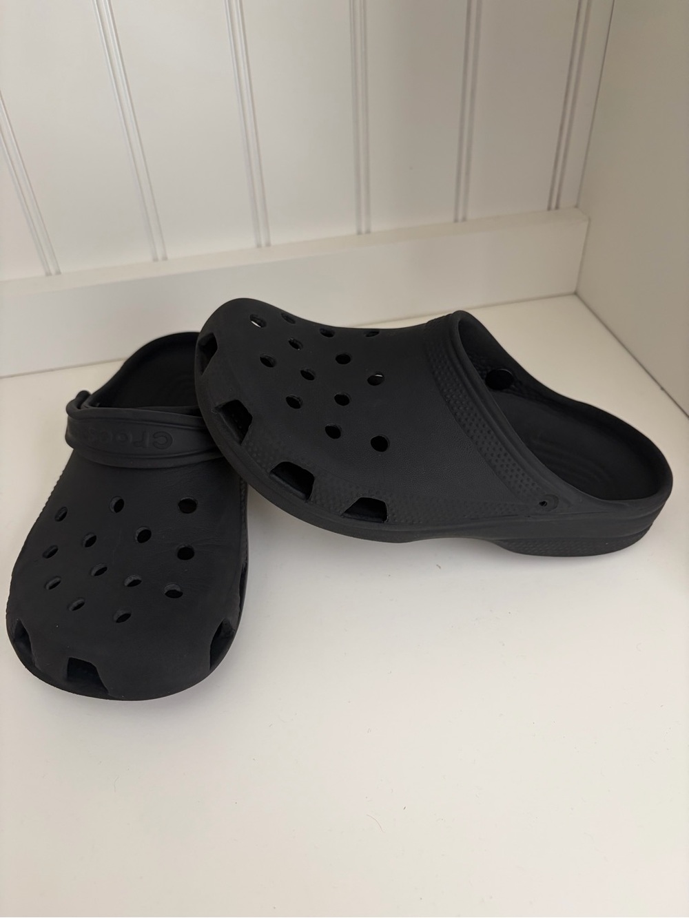 black Crocs size J2